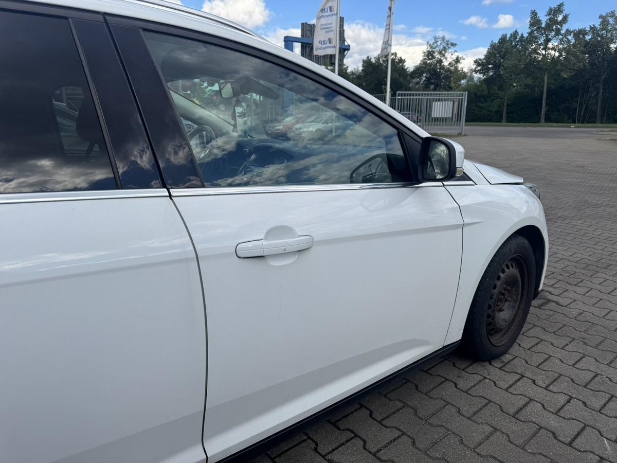 Ford Focus 3 original T&uuml;r vorn rechts Frost Wei&szlig; 5-T&uuml;rer Rohbau Bj.2012